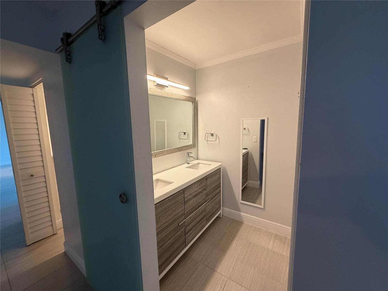 1101 River Reach Drive 205 photo 12