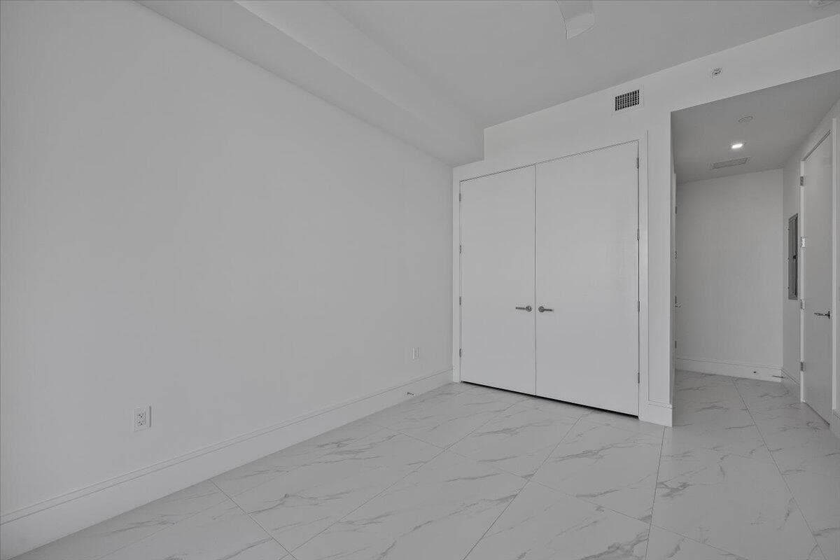 220 Lake Shore Drive 1113 photo 23