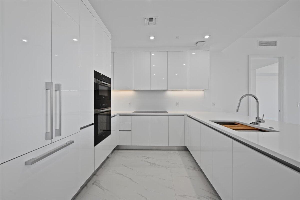 220 Lake Shore Drive 1113 photo 6