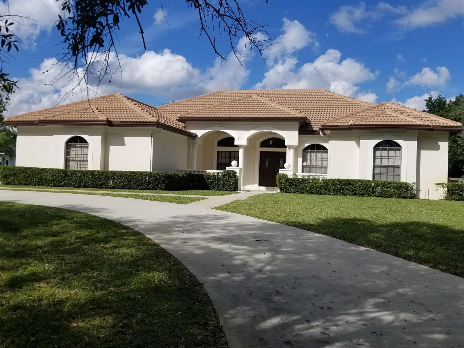 8709 Man O War Road photo 1