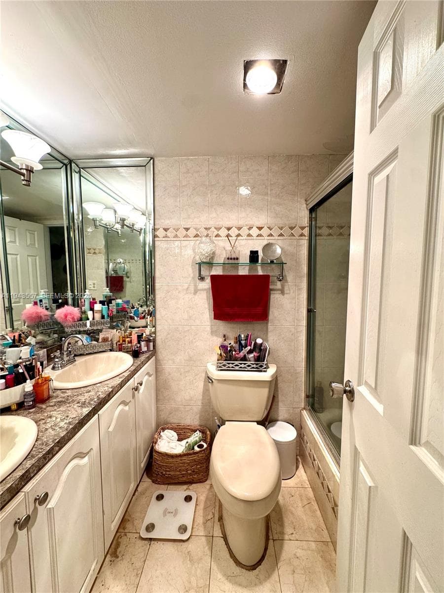301 174th St 2201 photo 12
