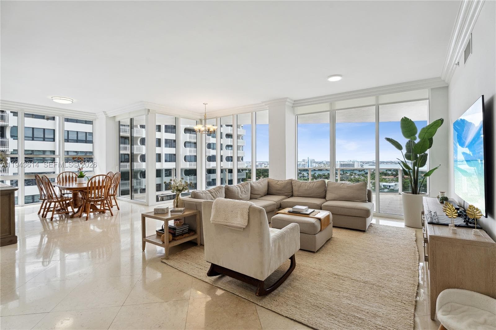 10225 Collins Ave 904 photo 2