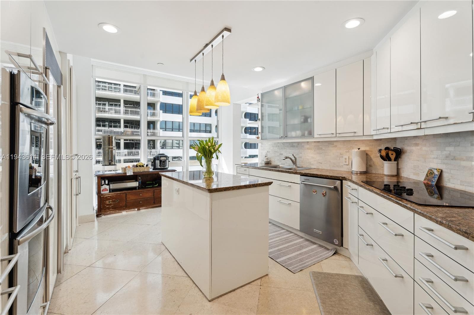 10225 Collins Ave 904 photo 4