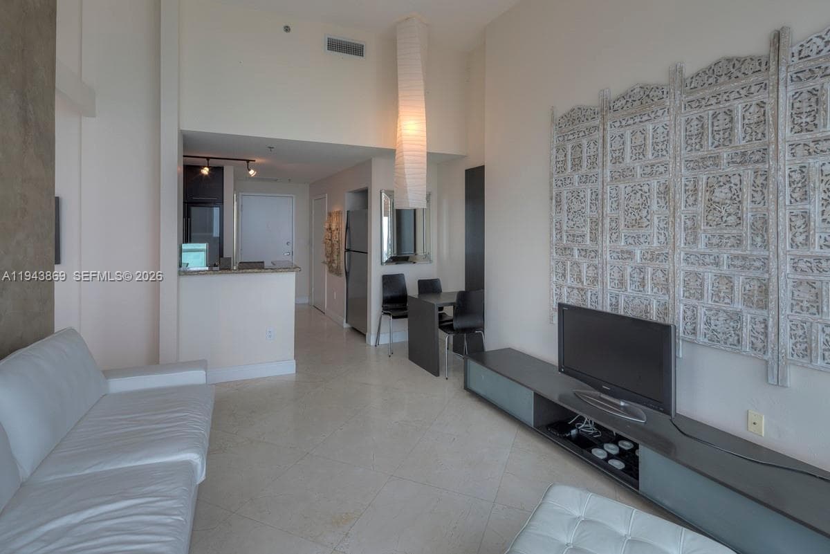 6515 Collins Ave 1804 photo 10