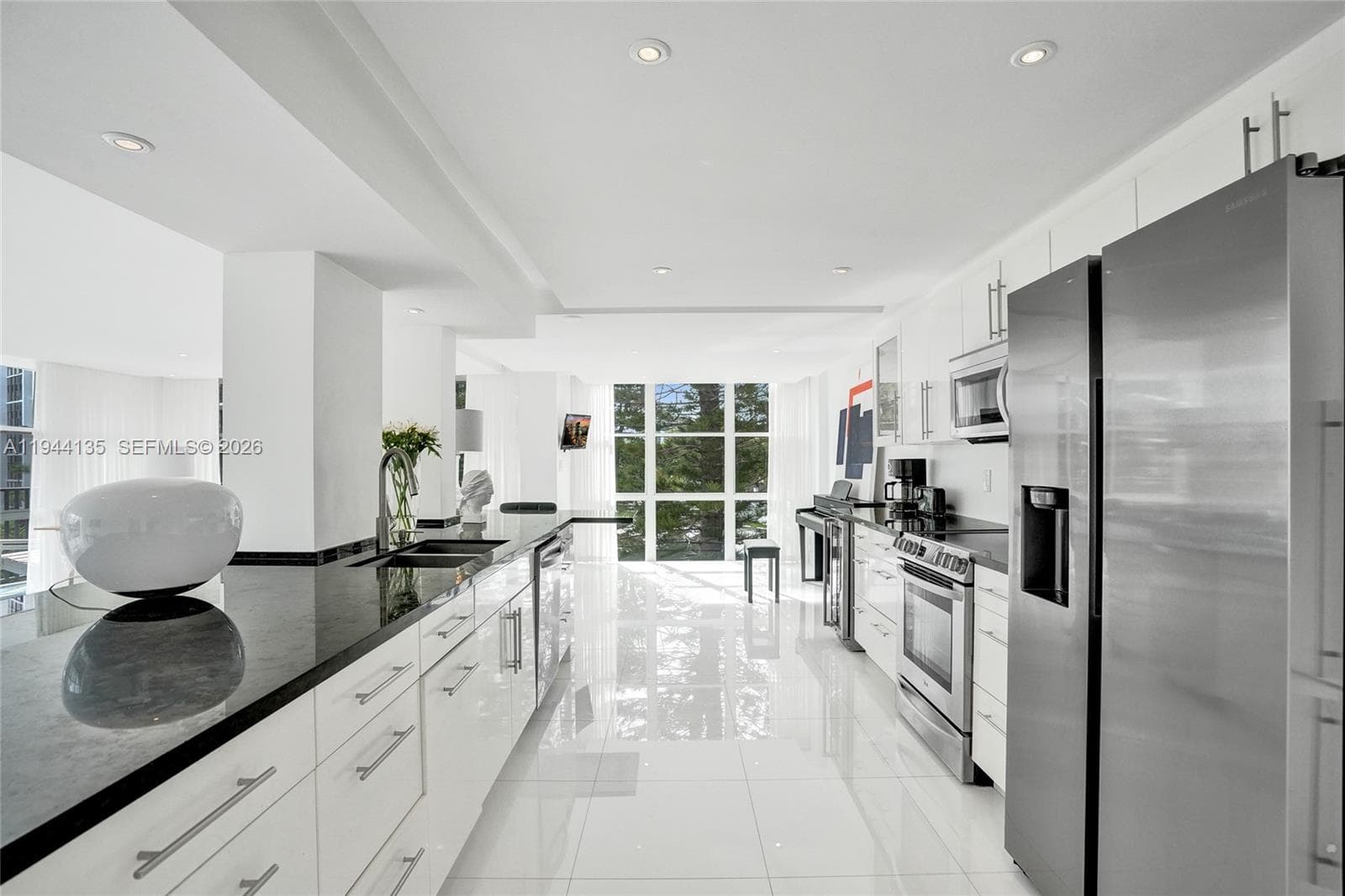 1000 Parkview Dr 330 photo 15
