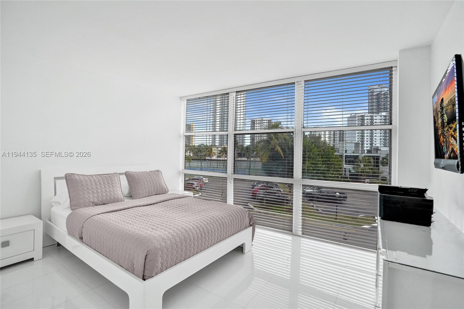 1000 Parkview Dr 330 photo 4