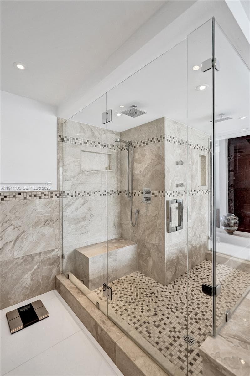1000 Parkview Dr 330 photo 25