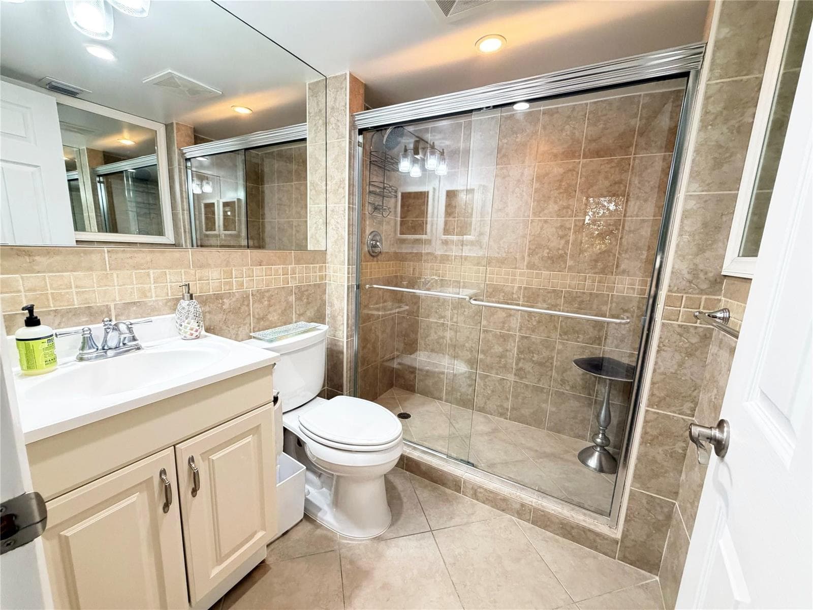 1645 S Ocean Lane 289 photo 16