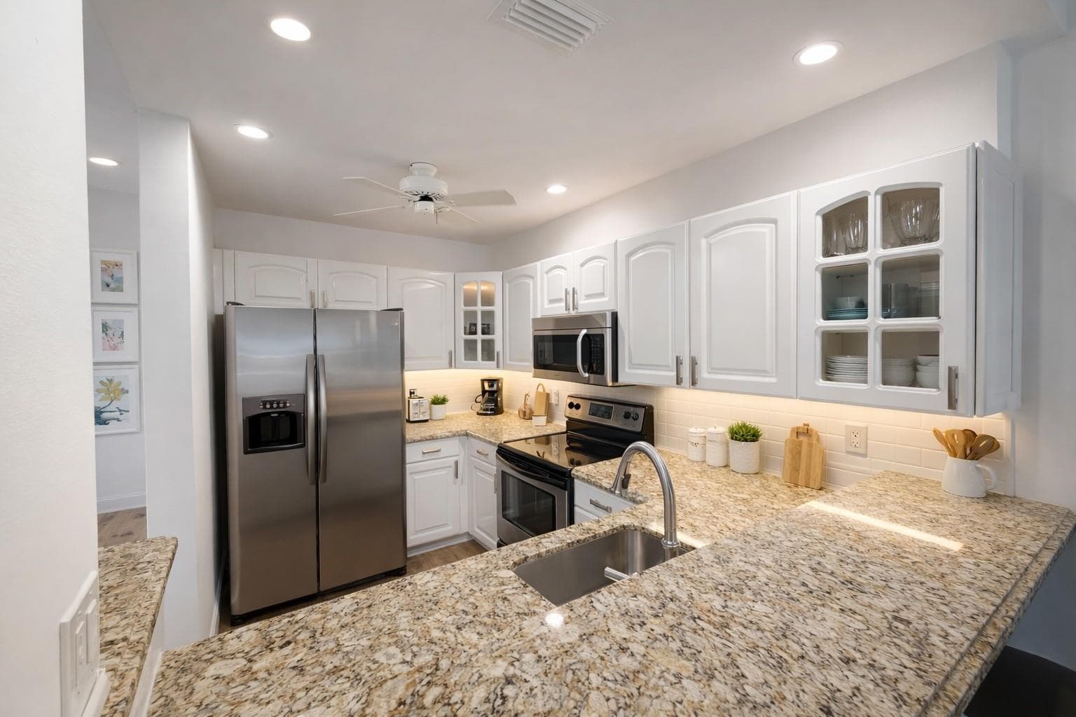 1645 S Ocean Lane 289 photo 5