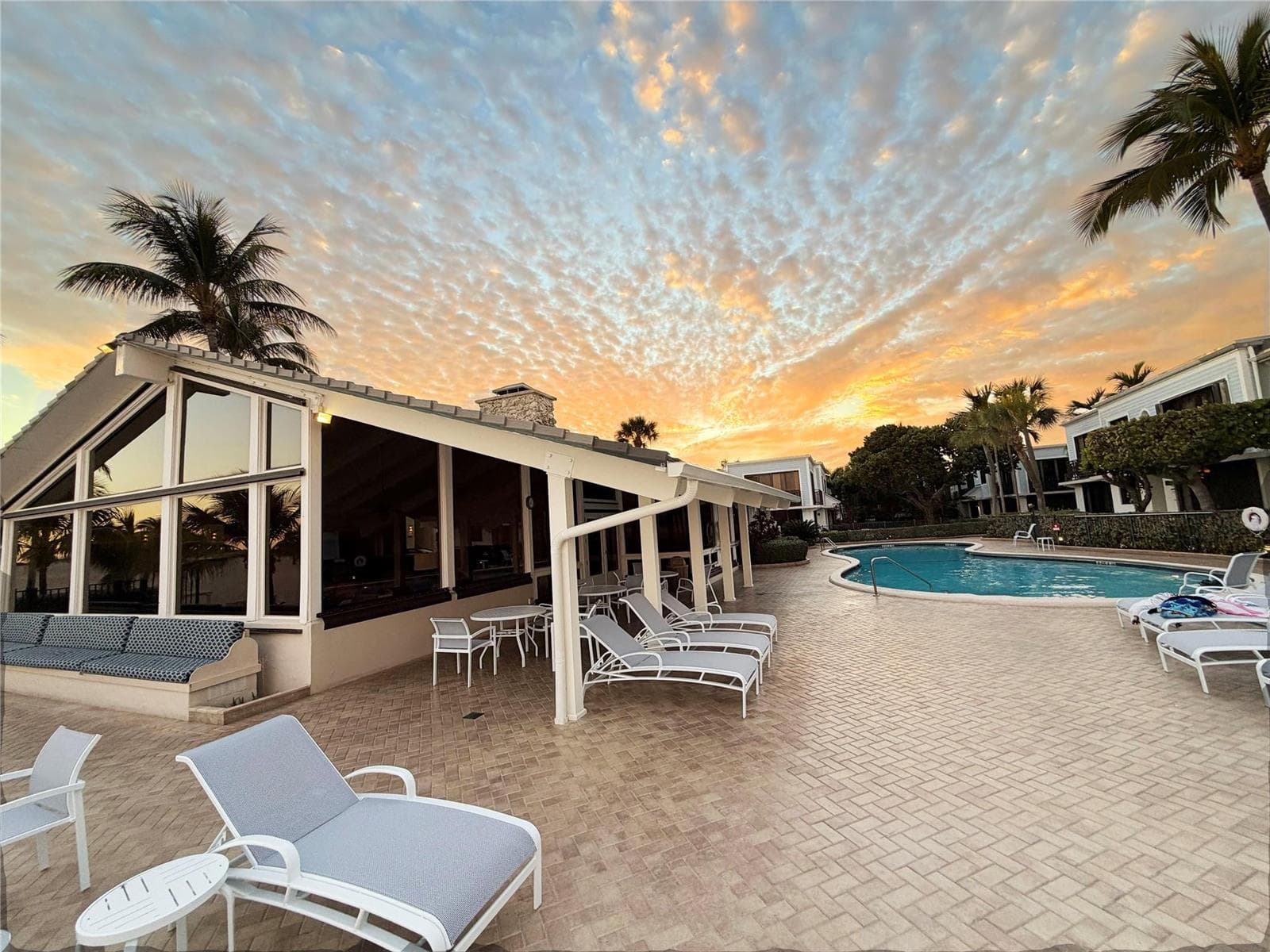 1645 S Ocean Lane 289 photo 24