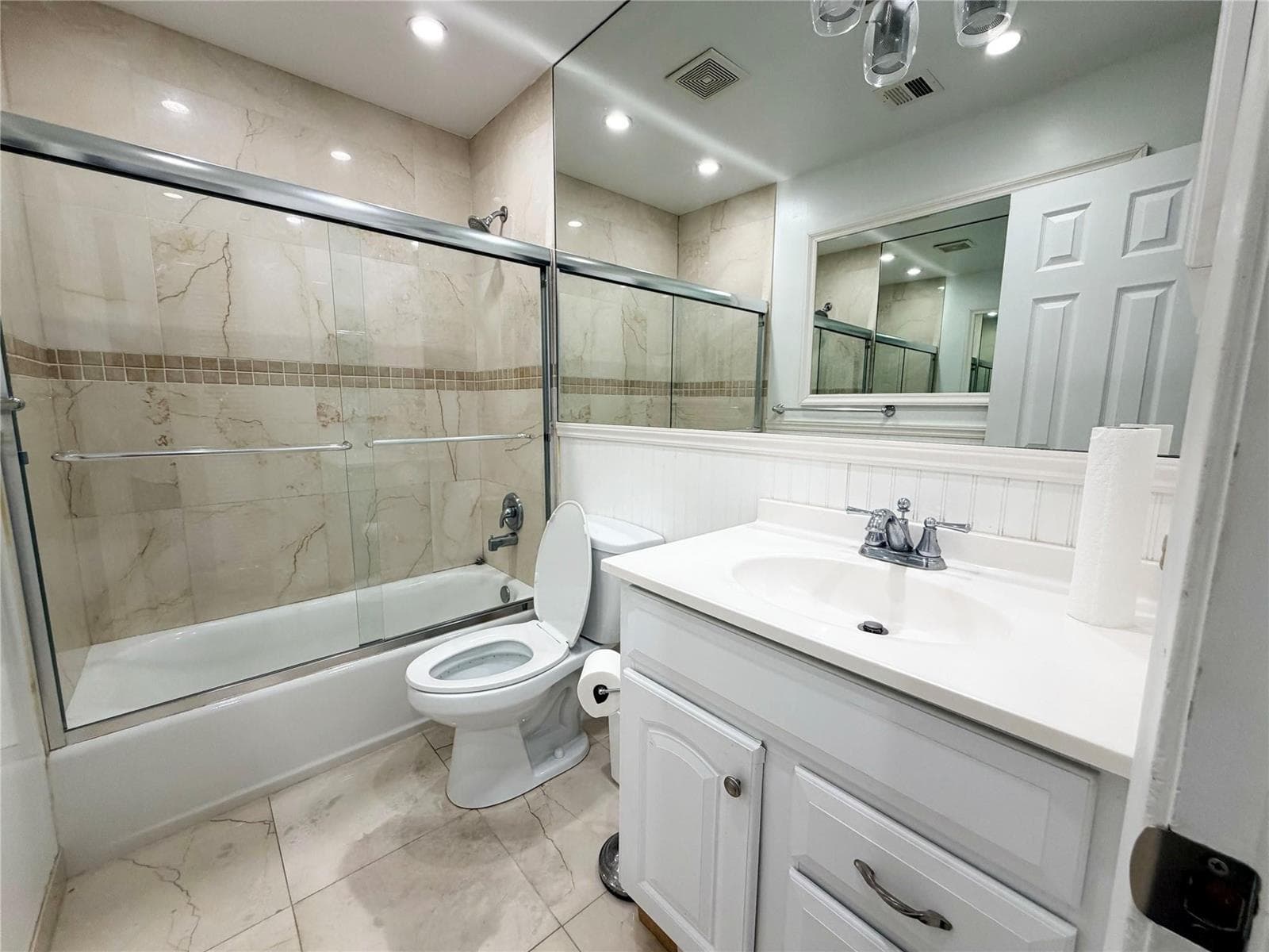 1645 S Ocean Lane 289 photo 10