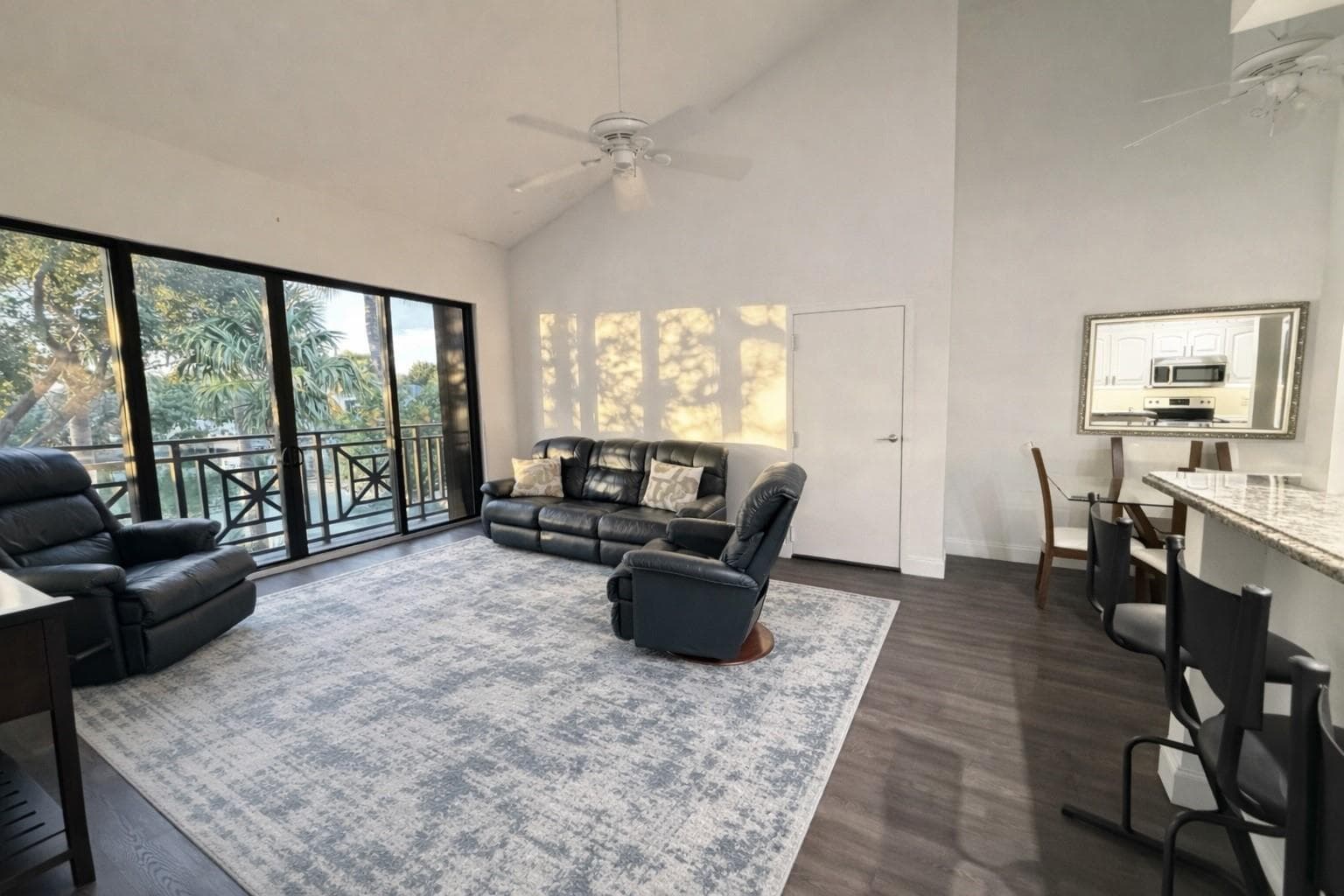 1645 S Ocean Lane 289 photo 4