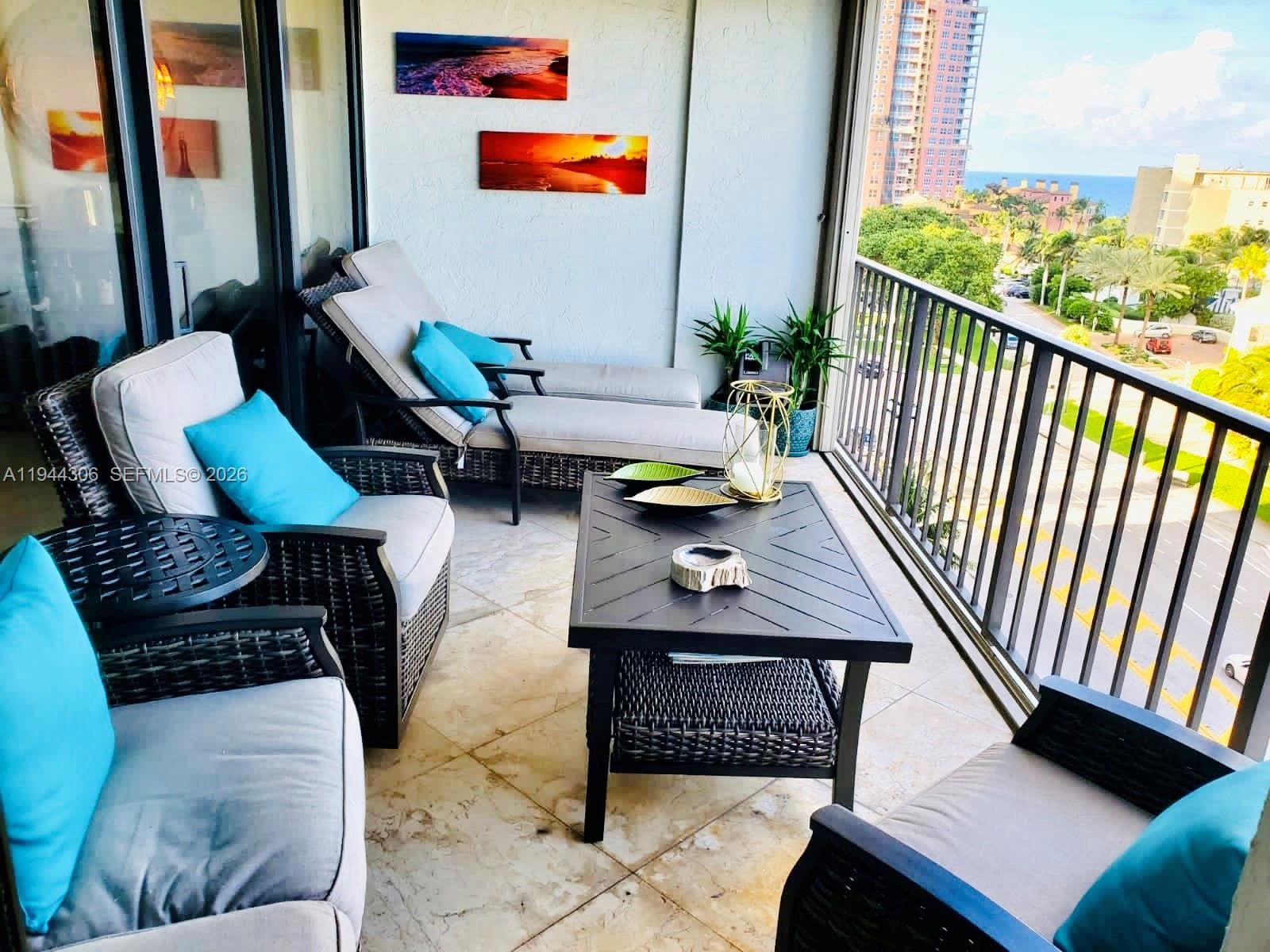 1905 N Ocean Blvd 8E photo 1