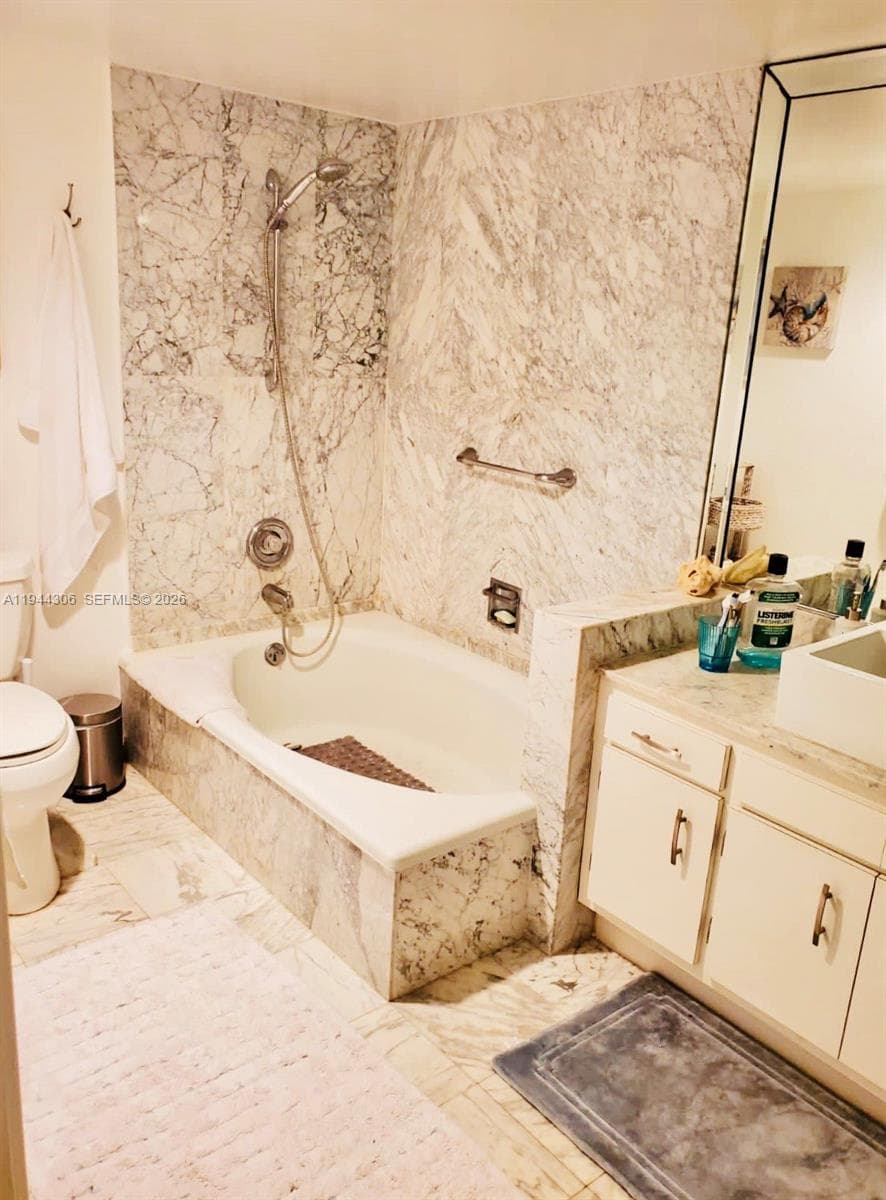 1905 N Ocean Blvd 8E photo 4