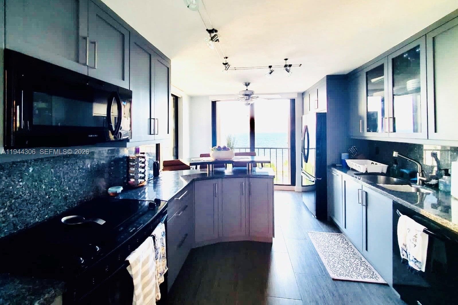 1905 N Ocean Blvd 8E photo 8