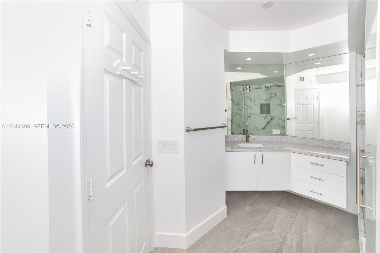 17150 Bay Rd 2914 photo 23