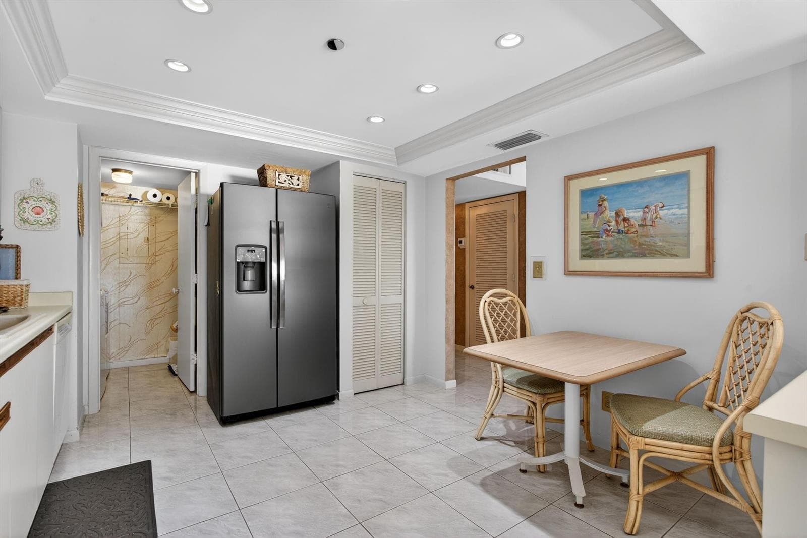 501 N Riverside Drive 301 photo 16