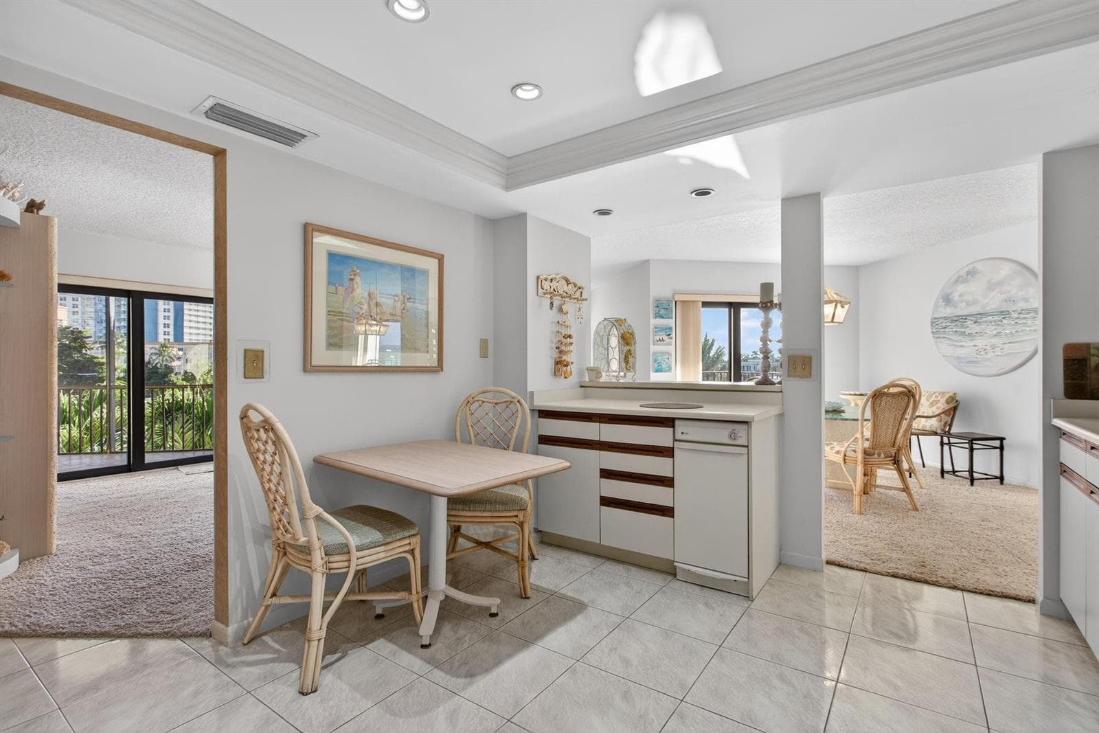 501 N Riverside Drive 301 photo 18