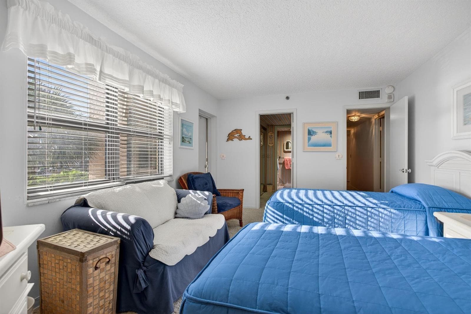 501 N Riverside Drive 301 photo 25