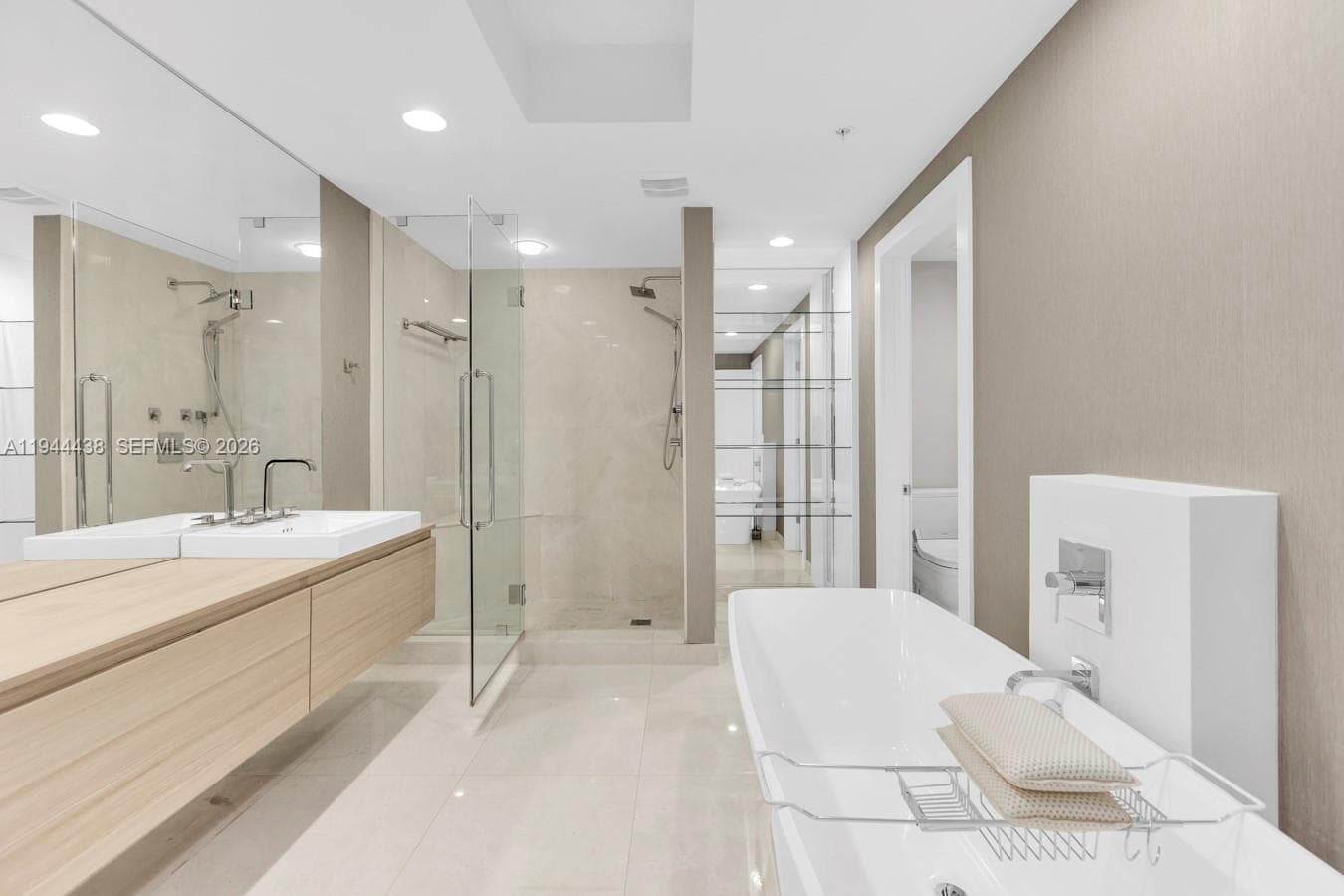 17301 Biscayne Blvd 1106 photo 23
