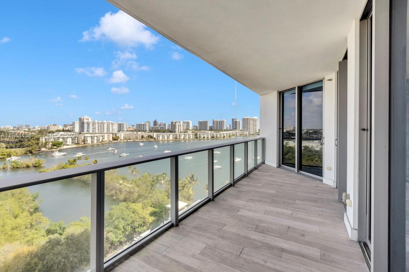 17301 Biscayne Blvd 1106 photo 1