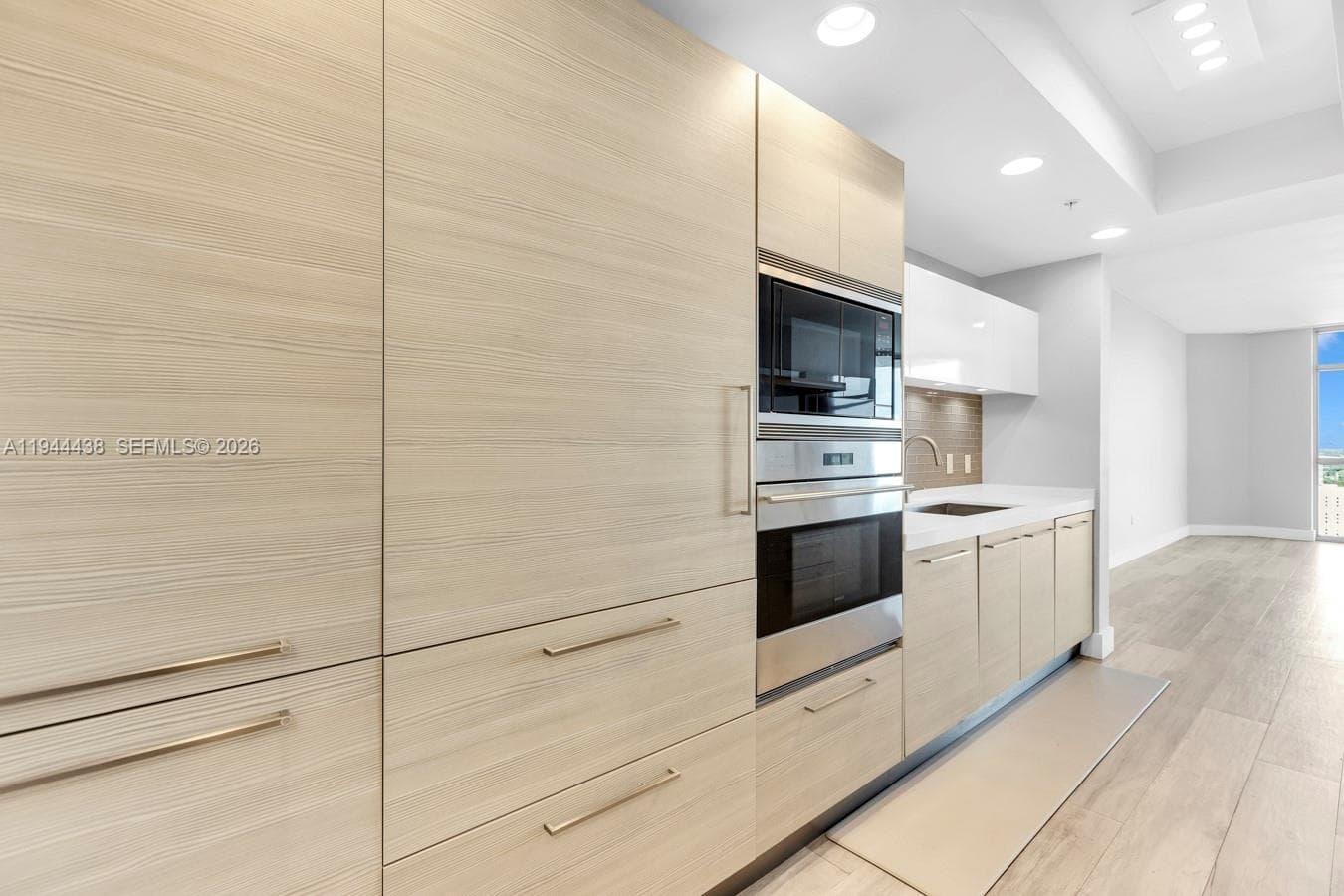 17301 Biscayne Blvd 1106 photo 8
