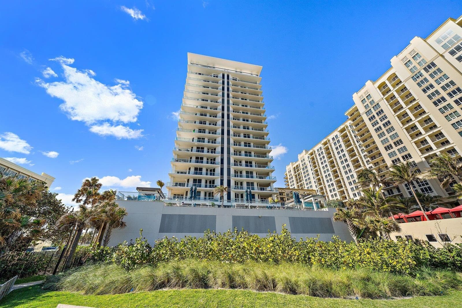 3730 N Ocean Drive 9d photo 2