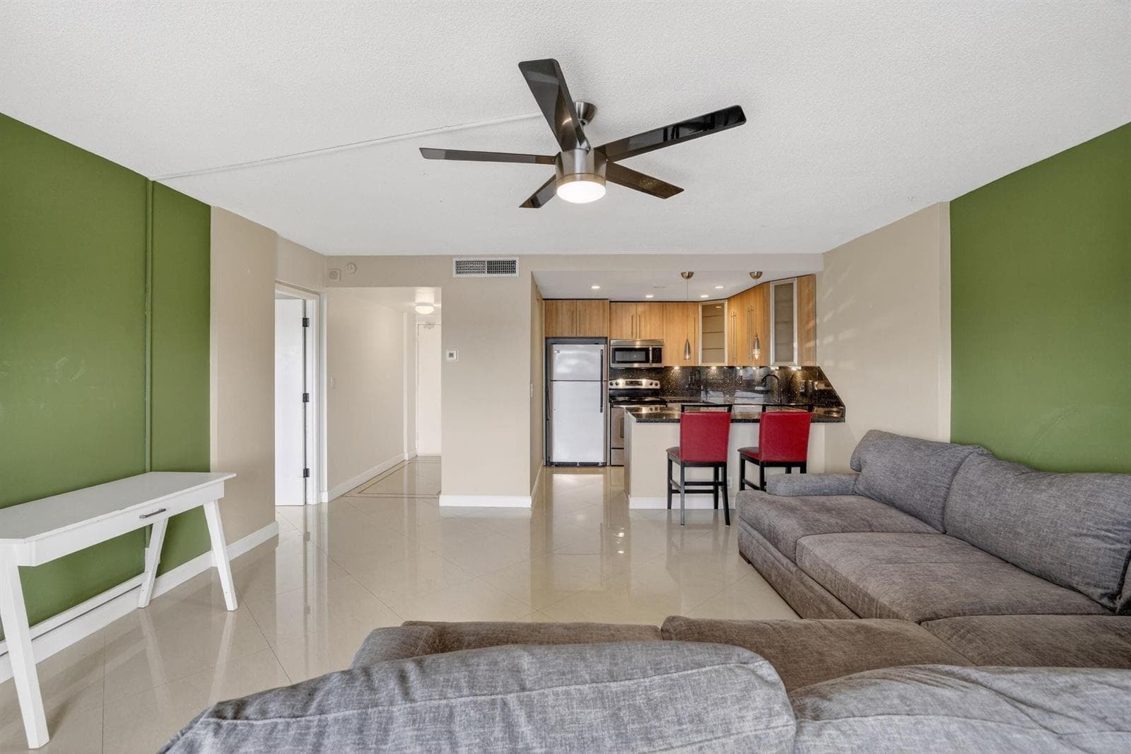2900 NE 30th Street A4 photo 9