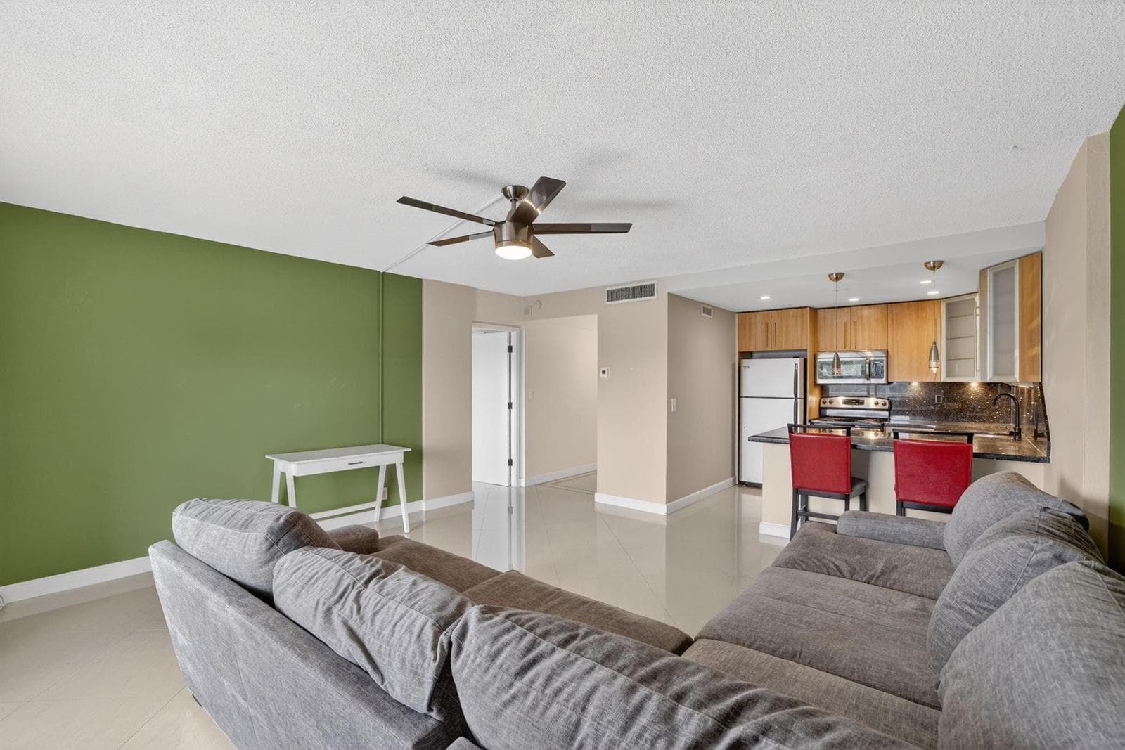 2900 NE 30th Street A4 photo 10