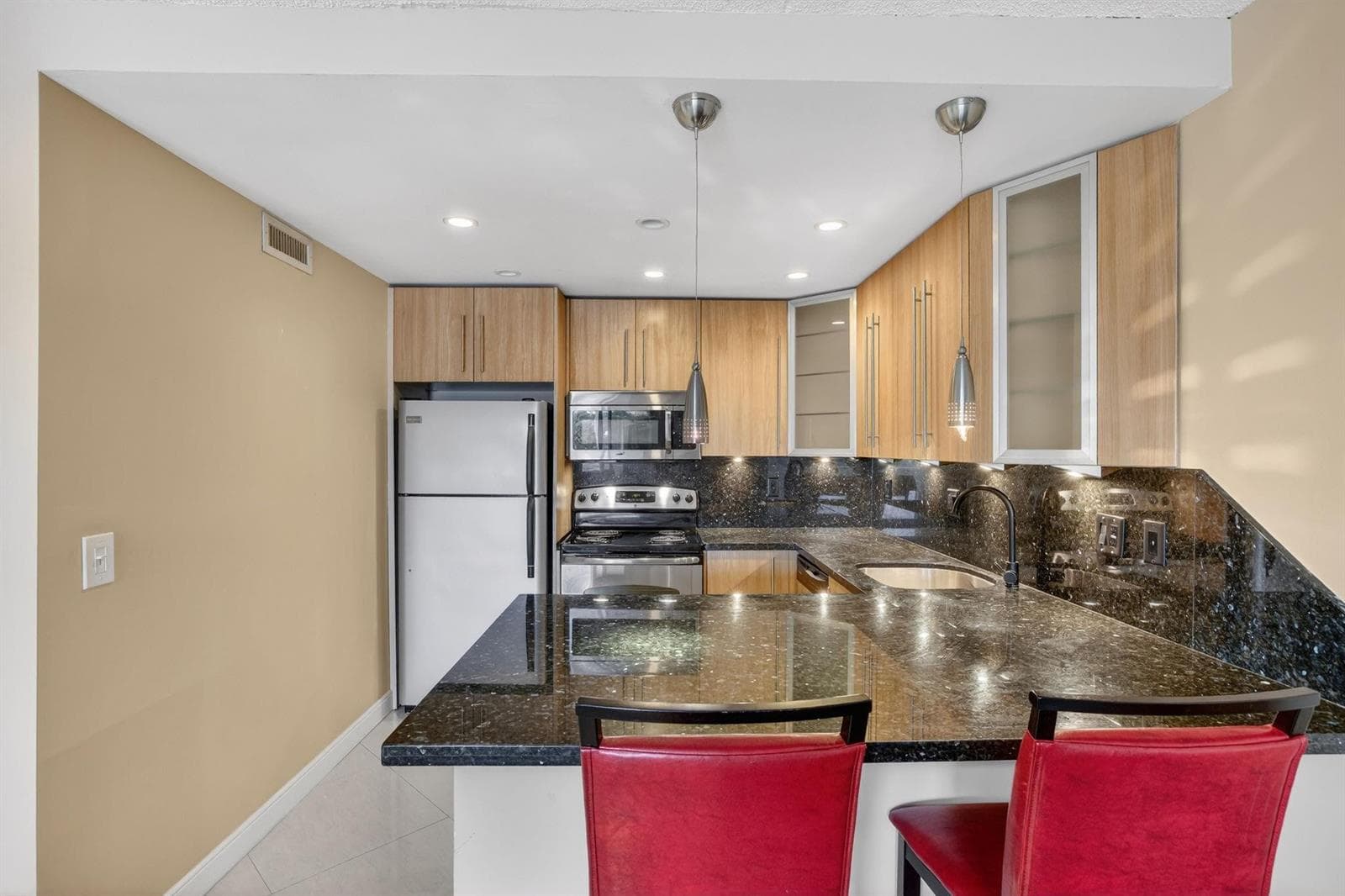 2900 NE 30th Street A4 photo 11