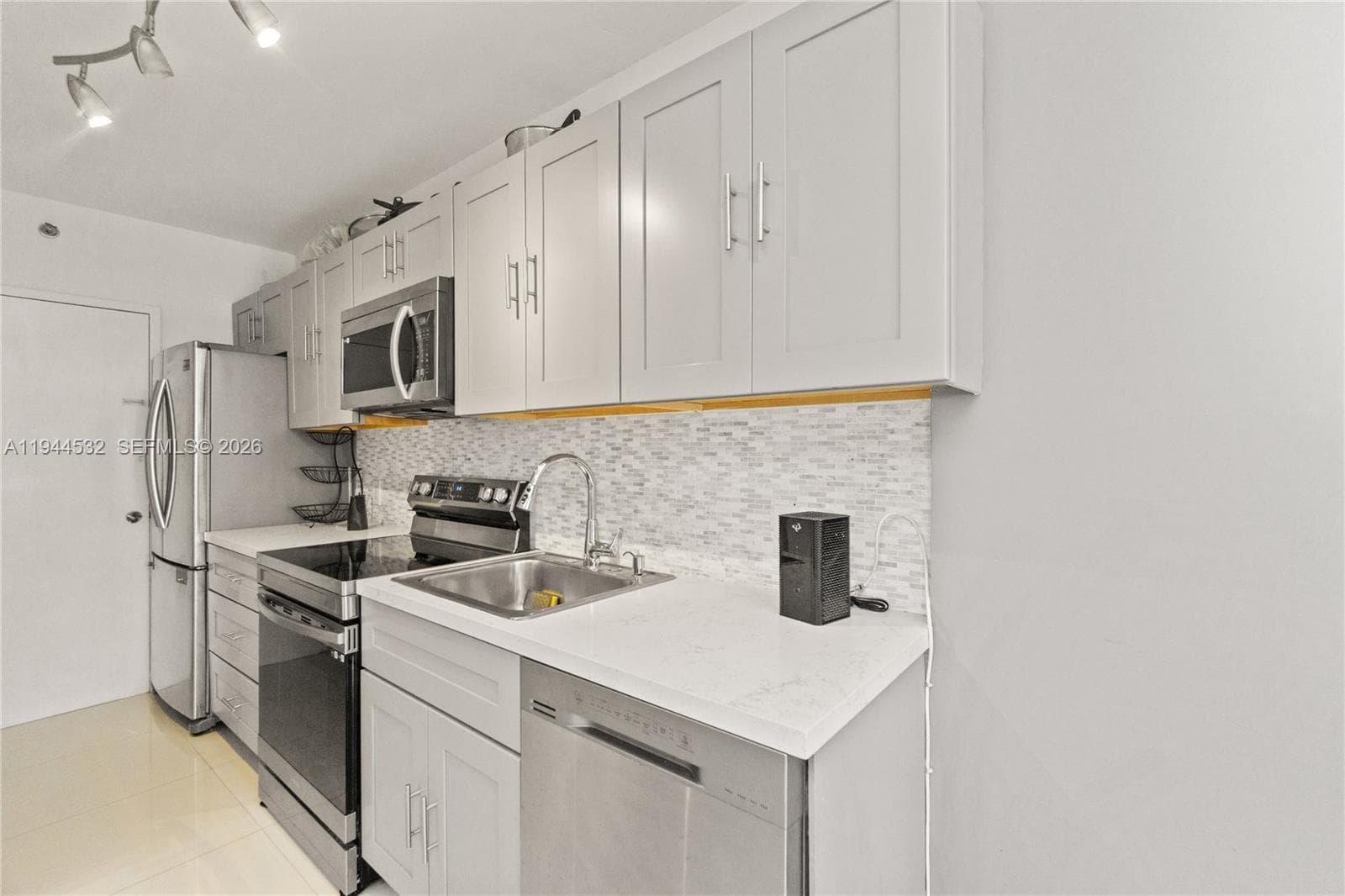 100 Lincoln Rd 501 photo 6