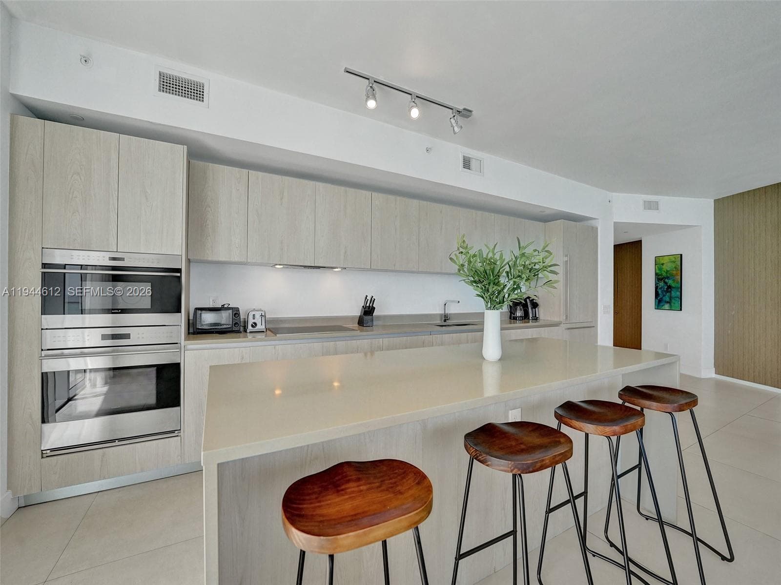 4111 Ocean Dr 1201 photo 2