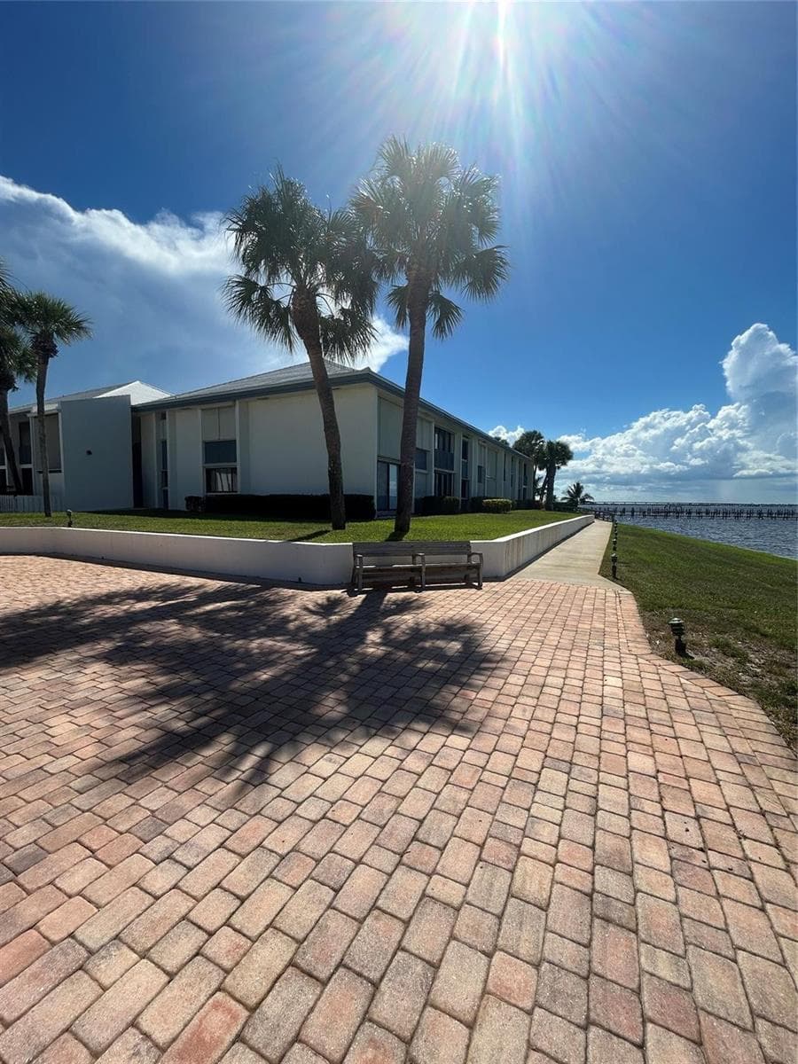 175 SE Saint Lucie Boulevard E134 photo 4