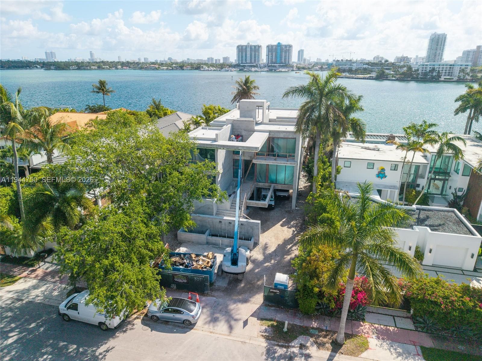 333 E Rivo Alto Dr photo 10
