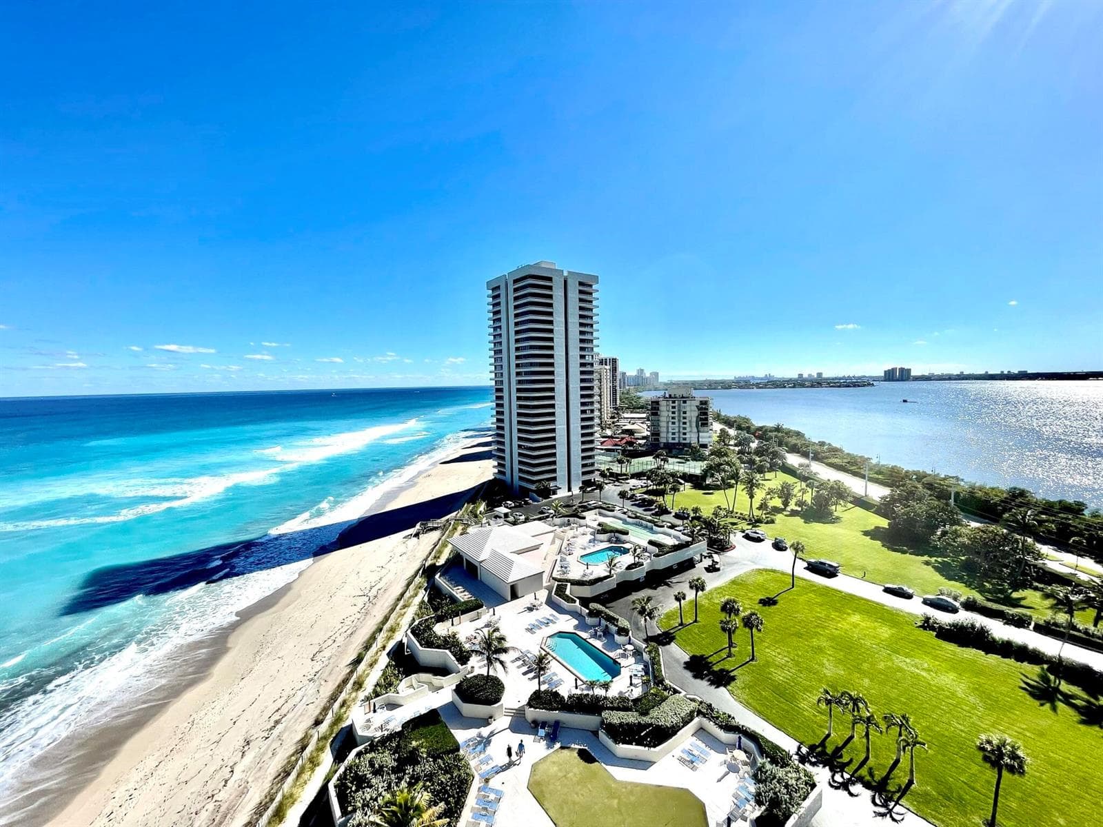 5540 N Ocean Drive 14b photo 9