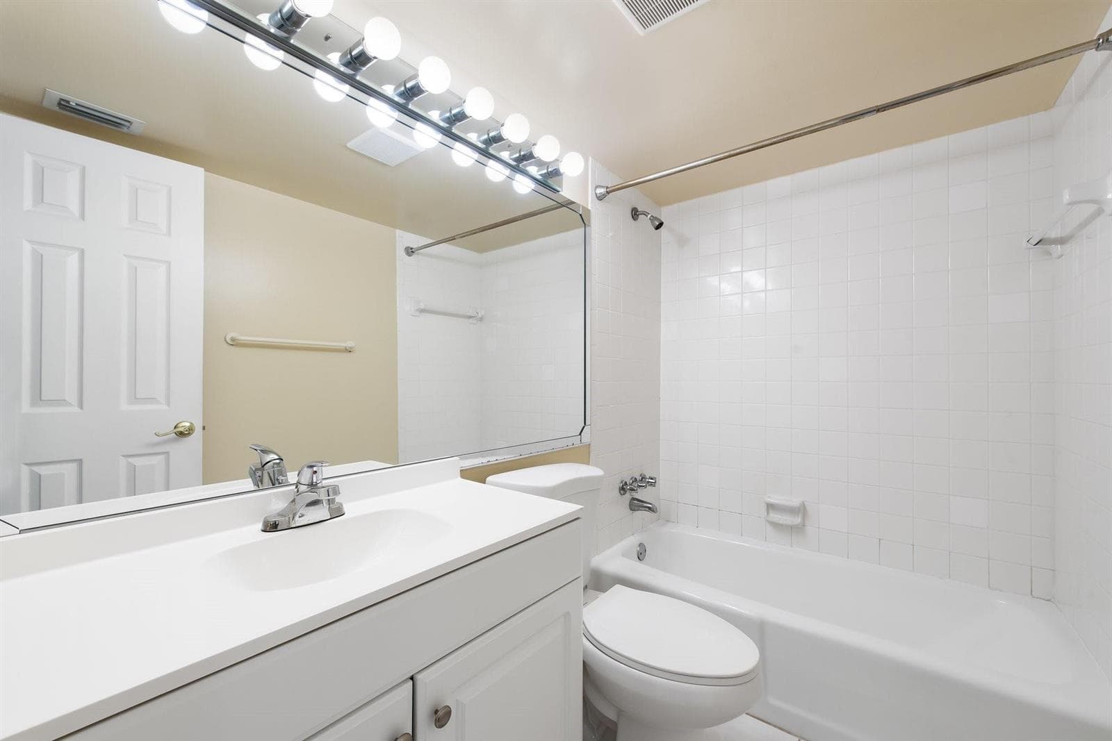 1340 NE 28th Avenue 232 photo 14