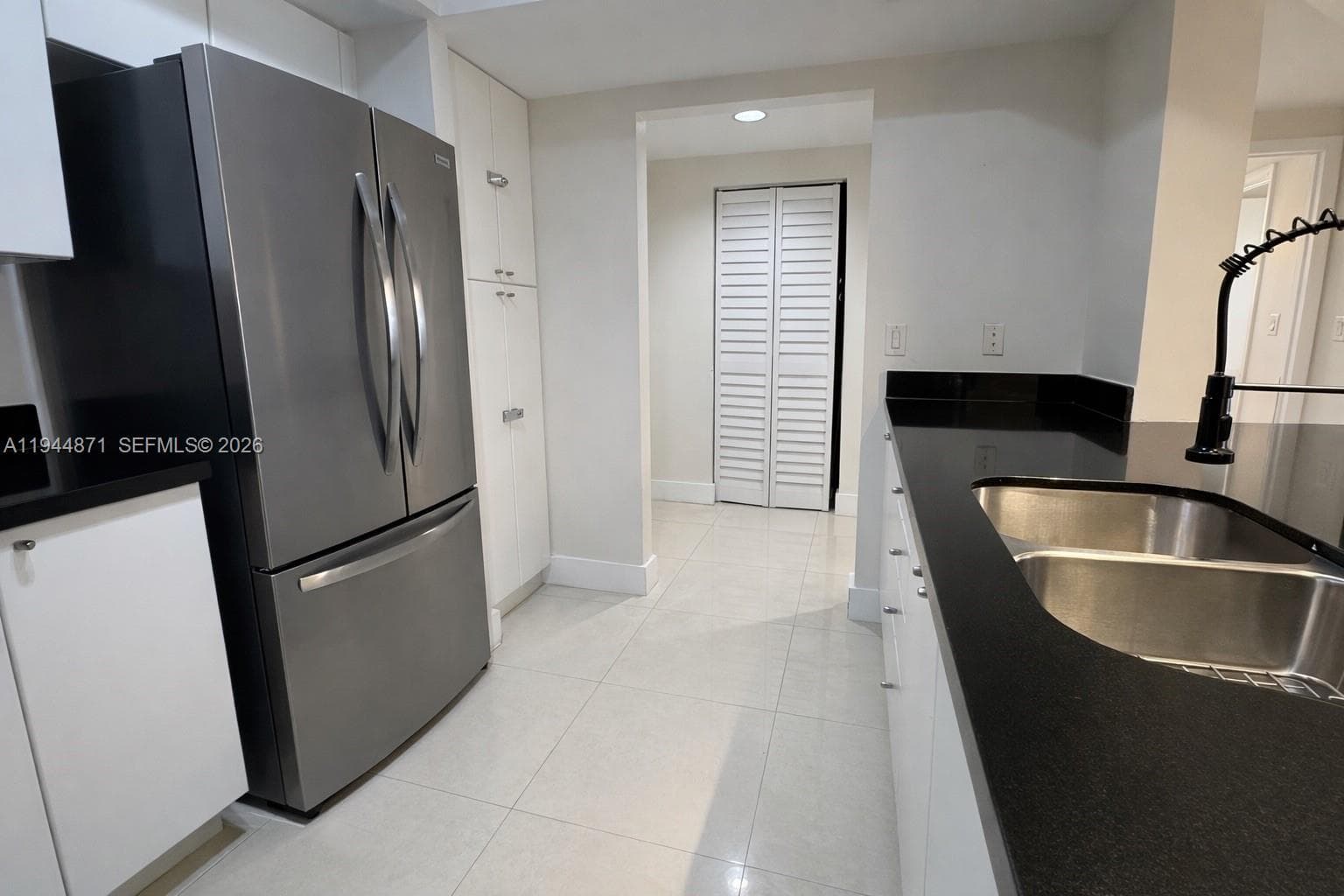 17375 Collins Ave 1505 photo 5
