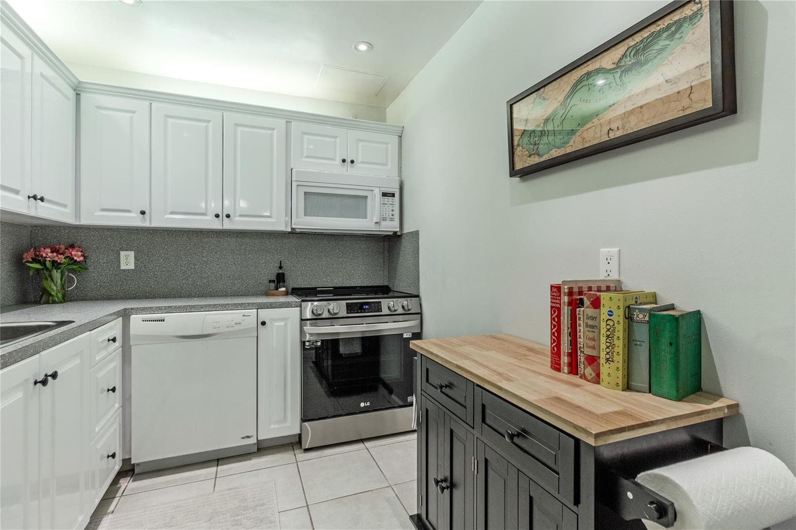 6521 Bay Club Drive 1 photo 9