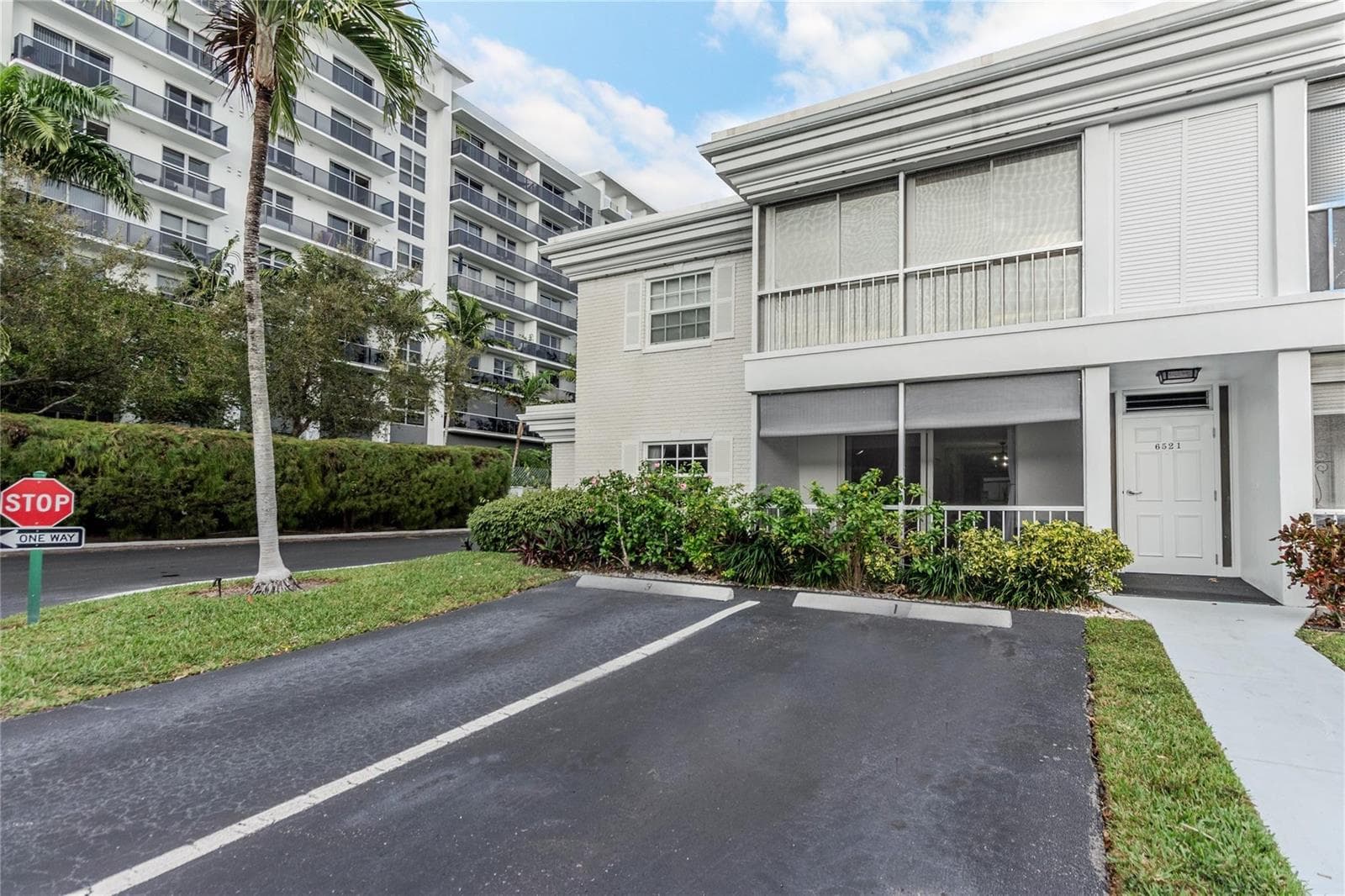 6521 Bay Club Drive 1 photo 4