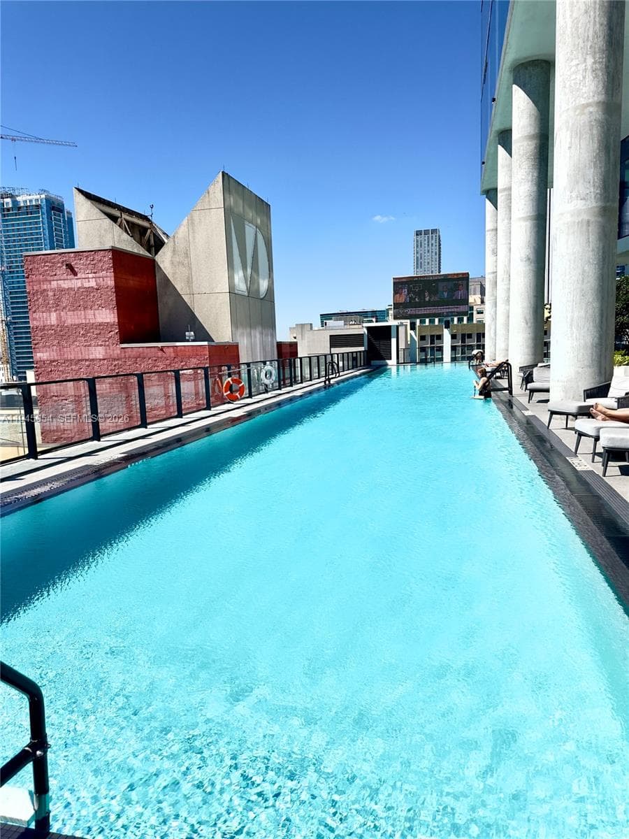 398 5th St 2114 photo 23