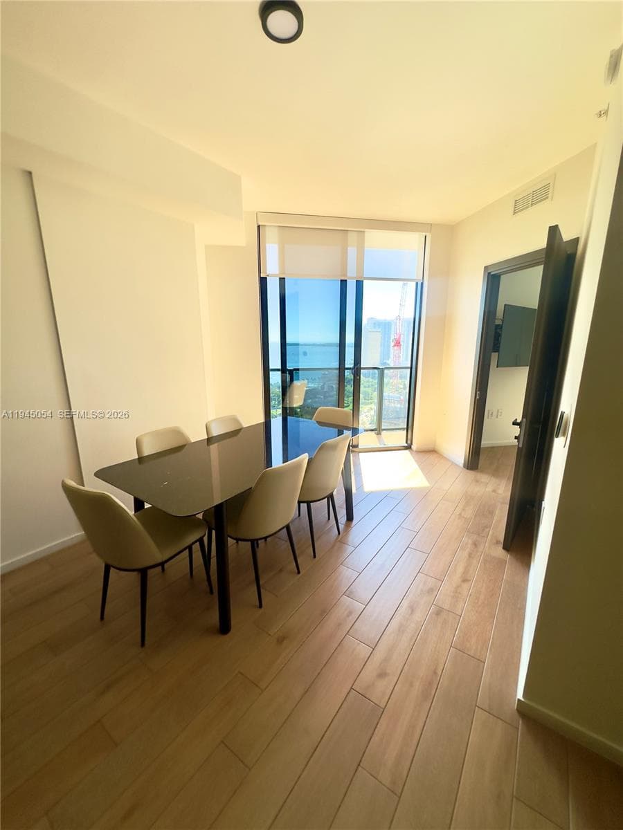 398 5th St 2114 photo 13