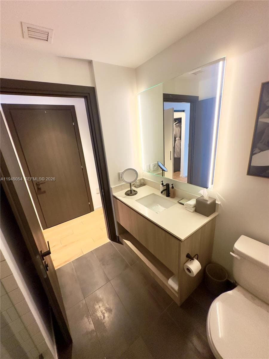 398 5th St 2114 photo 16