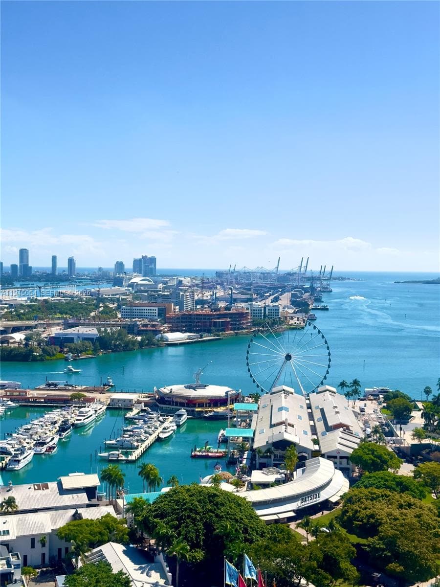 398 5th St 2114 photo 1