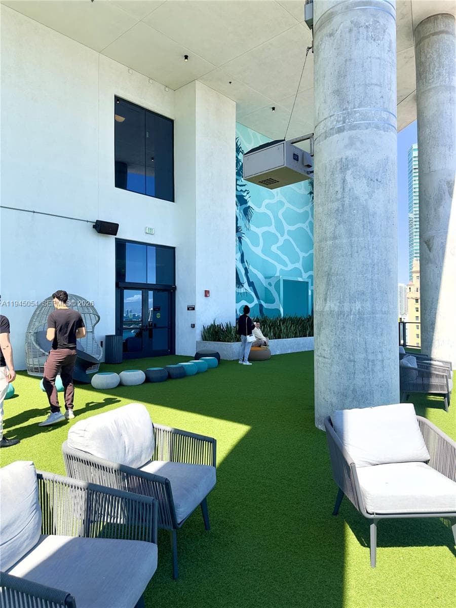 398 5th St 2114 photo 20