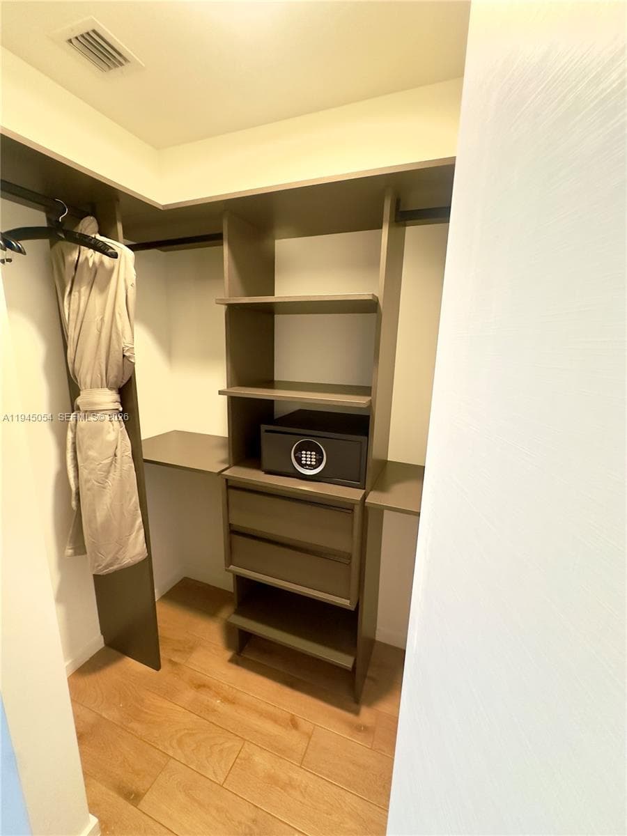 398 5th St 2114 photo 14