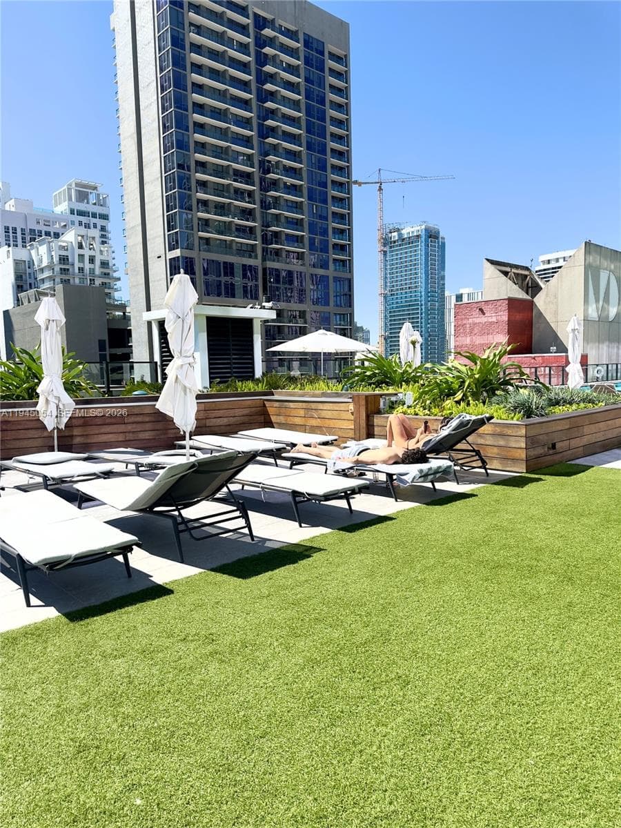 398 5th St 2114 photo 21