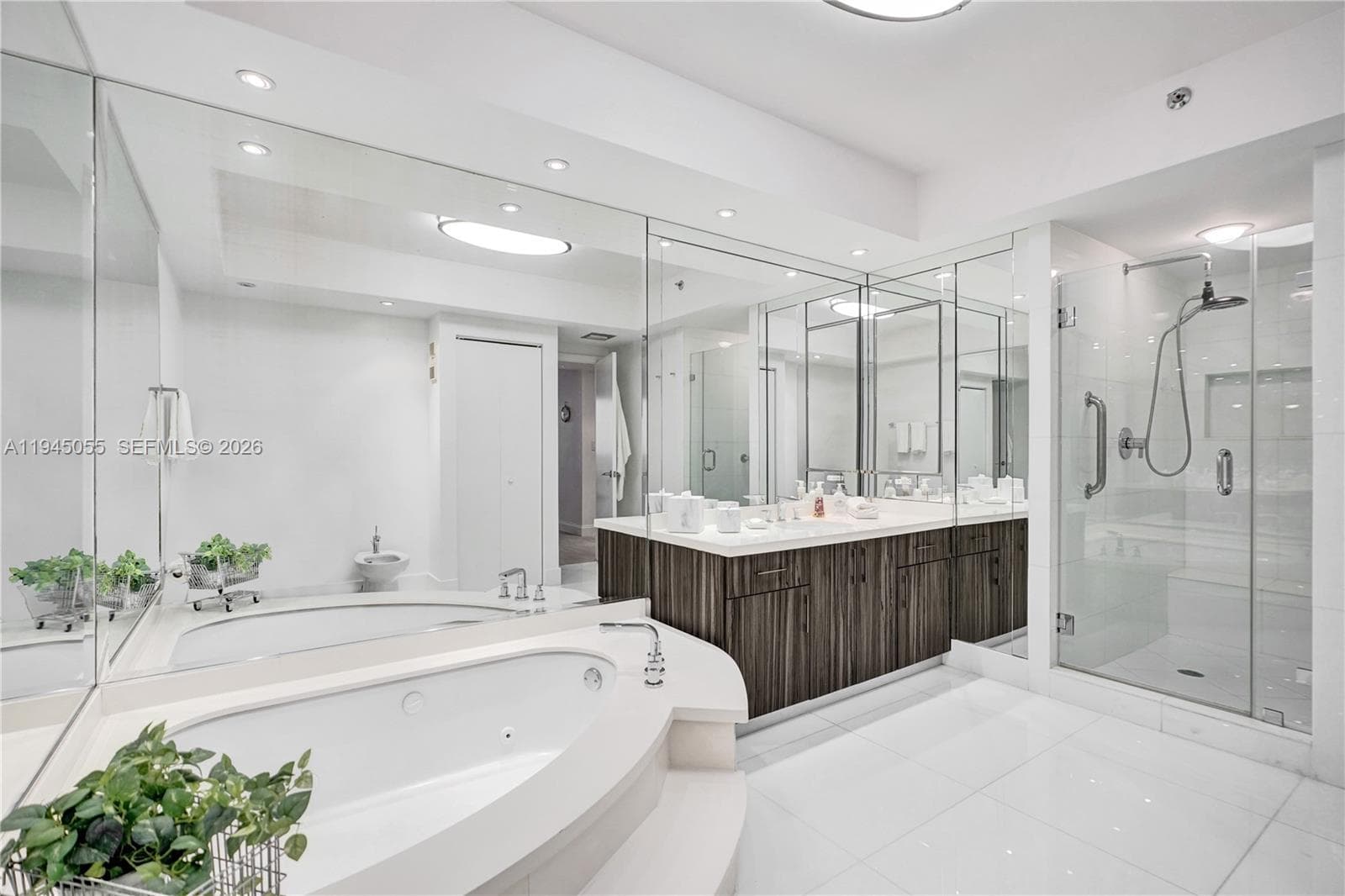 20281 E Country Club Dr 1002 photo 9