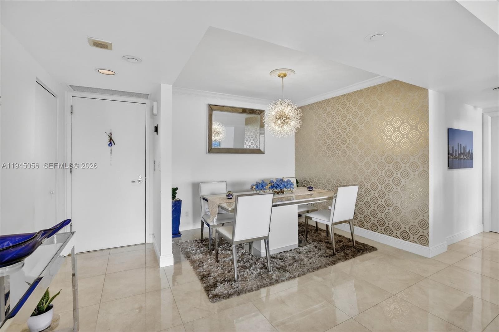 1000 Island Blvd 312 photo 6