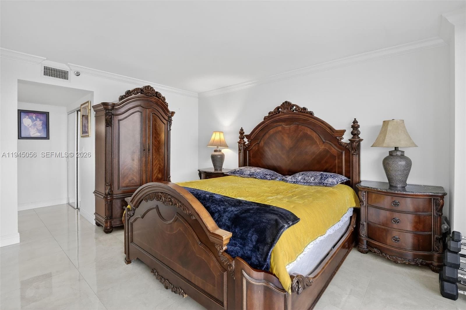 1000 Island Blvd 312 photo 16