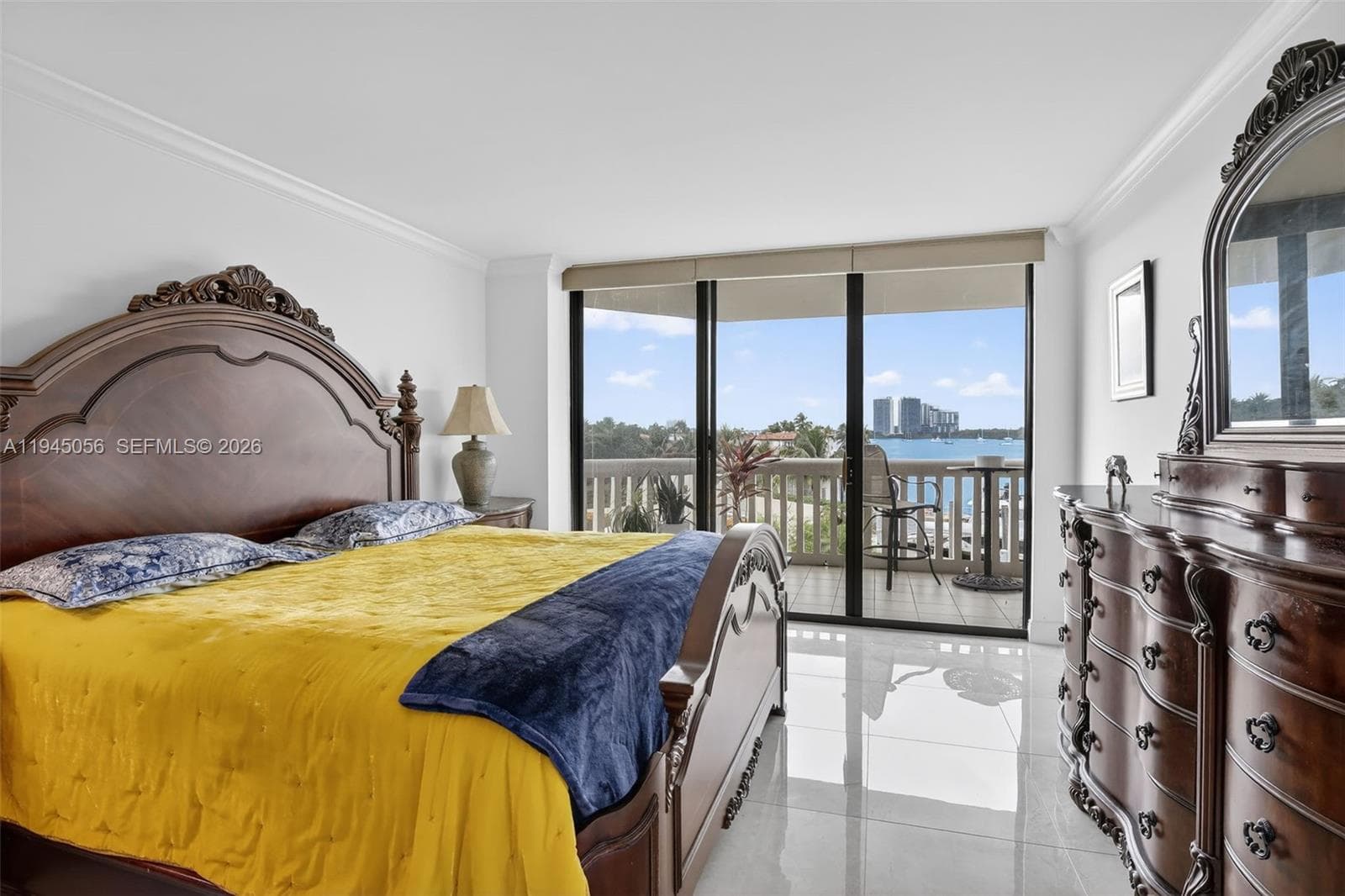 1000 Island Blvd 312 photo 15